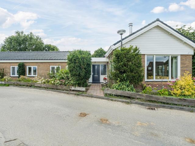 Bungalow te koop in Opperdoes, Noord Holland