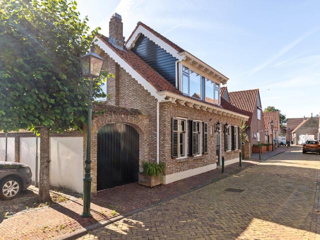 Eengezinswoning te koop in Sommelsdijk, Sommelsdijk-Centrum
