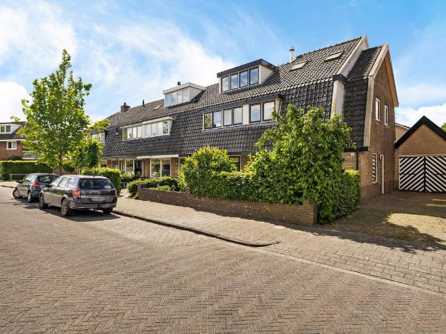 Eengezinswoning te koop in Kortenhoef