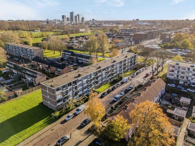 Bovenwoning te koop in Schiekamp, Spijkenisse