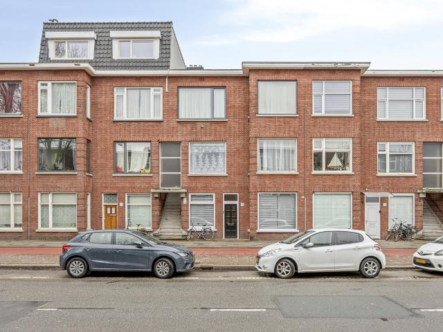 Bovenwoning te koop in Lorentzplein, Laak