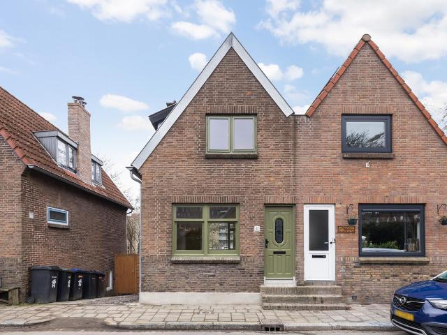 Woning te koop in Sterrenburg, Dordrecht