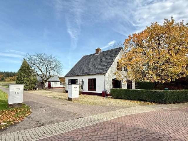 Woonboerderij te koop