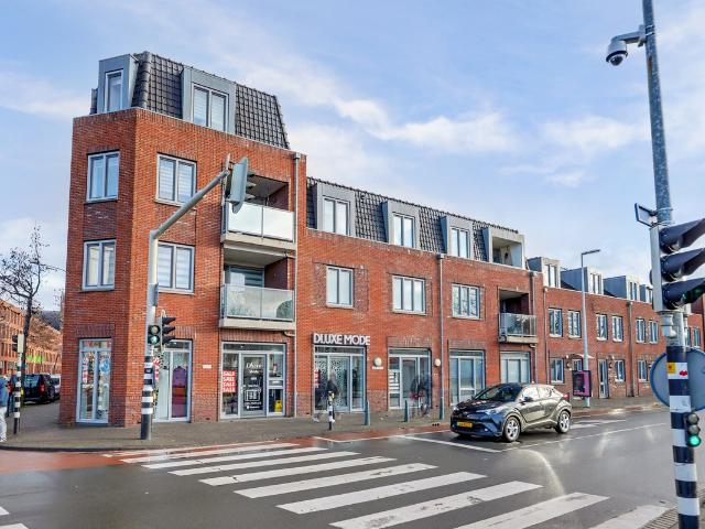 Dubbele Bovenwoning te koop in Schilderswijk, Zuid Holland