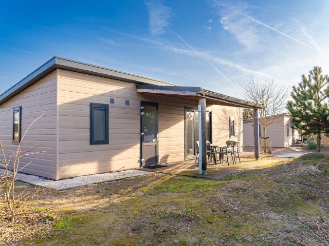 Bungalow te koop in Hellevoetsluis