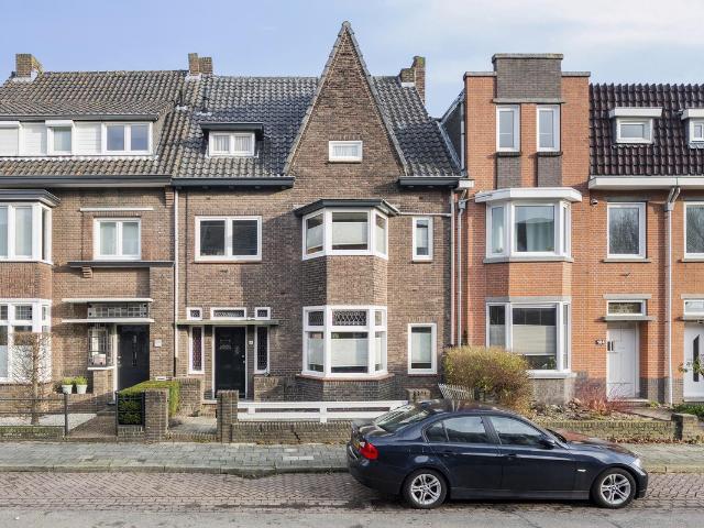 Tussenwoning te koop in Oud-Geleen, Geleen