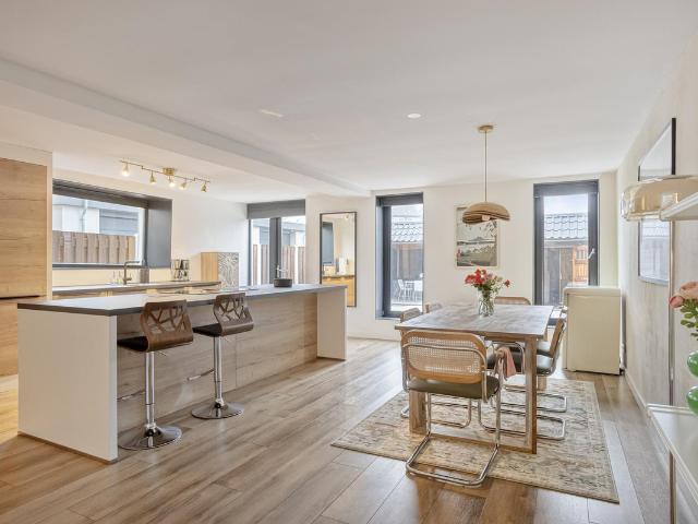 Benedenwoning te koop in Pernis, Zuid Holland