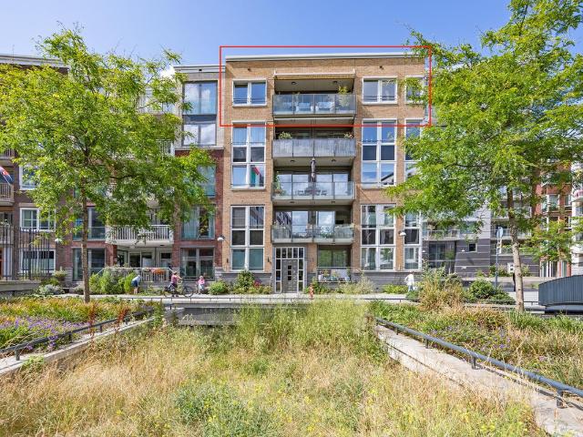 Bovenwoning te koop in Diemen, Holland Park