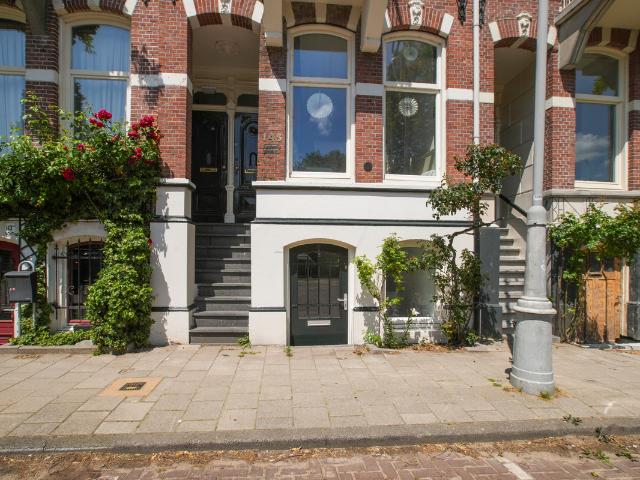 Benedenwoning te koop in Amsterdam, Plantage