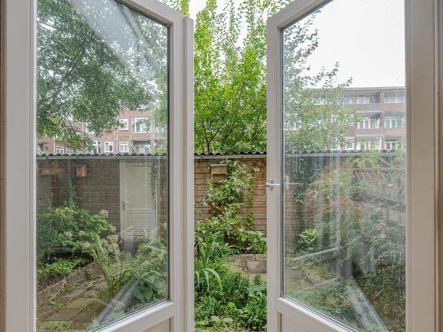 Benedenwoning te koop in Rotterdam, Tarwewijk