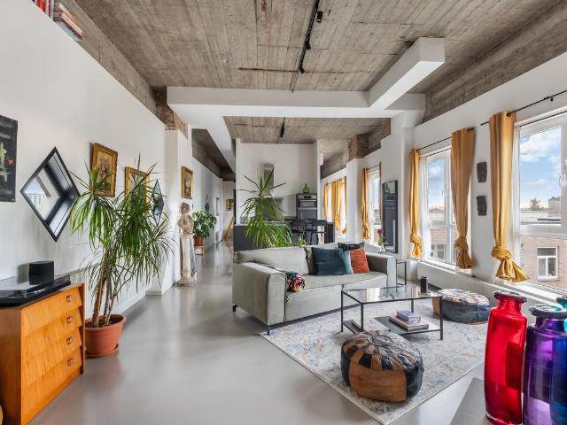 Bovenwoning te koop in Charlois, Rotterdam