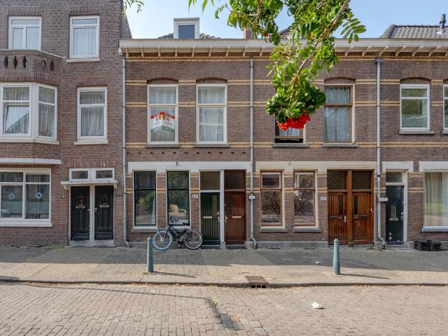 Bovenwoning te koop in Oud-Charlois, Rotterdam