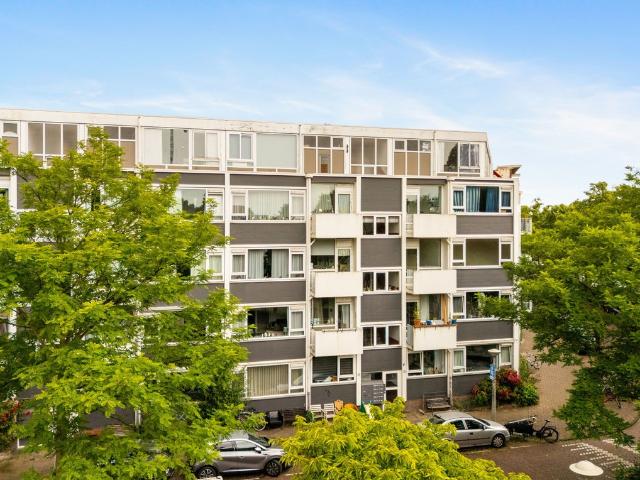 Bovenwoning te koop in Amsterdam, Rivierenbuurt