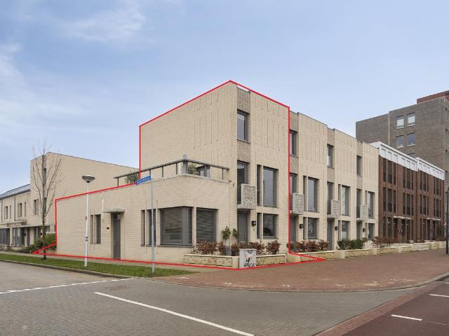 Tussenwoning te koop in Wyckerpoort, Limburg