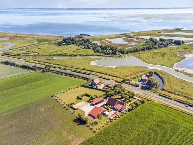 Woonboerderij te koop in Kerkwerve, Moriaanshoofd