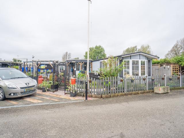 Bungalow te koop in Oudkarspel, Noord Holland