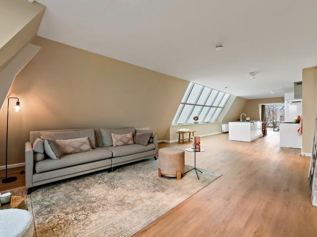 Bovenwoning te koop in 's-gravenhage, Nassaubuurt