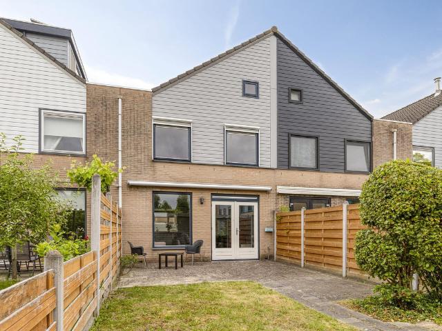 Woning te koop in Verzetswijk, Almere-haven