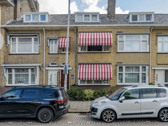 Woonboerderij te koop in Rotterdam, Hillesluis Woonboerderij te koop in Rotterdam, Hillesluis