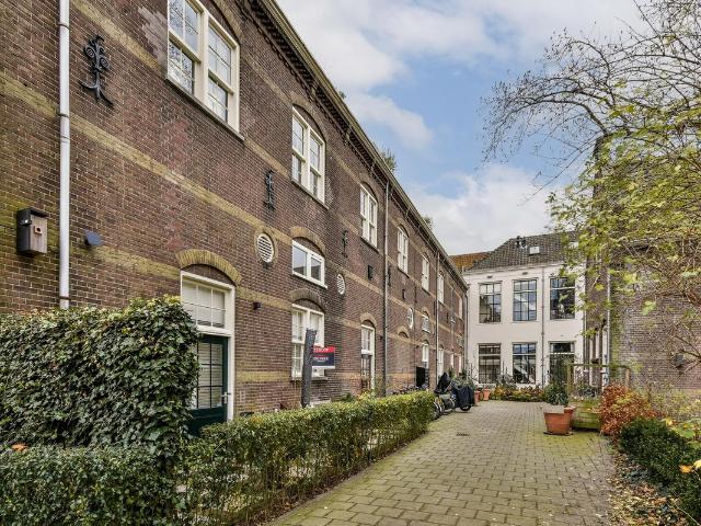 Dubbele Bovenwoning te koop in Binnenstad, Gouda
