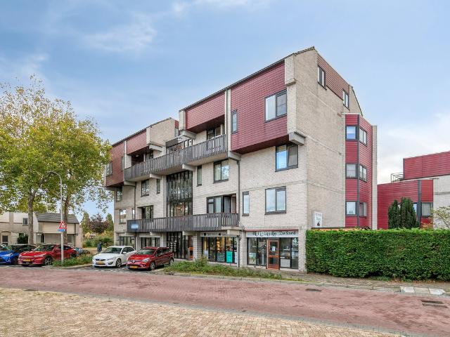 Dubbele Bovenwoning te koop in Schollevaar, Capelle