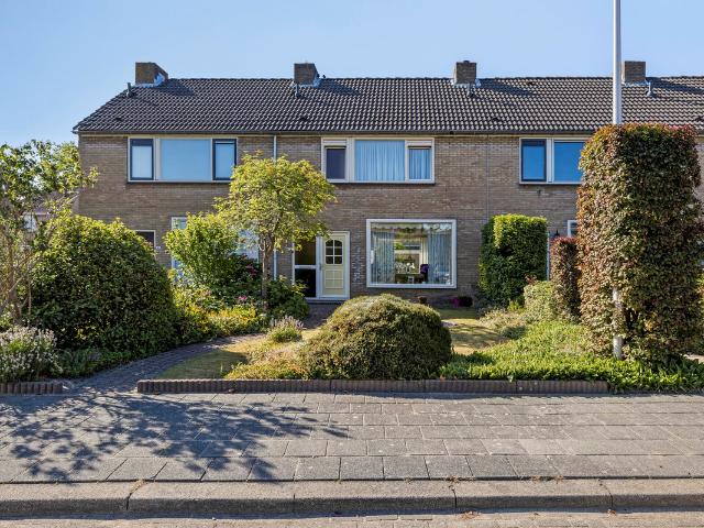 Eengezinswoning te koop in Middelharnis, Schildersbuurt