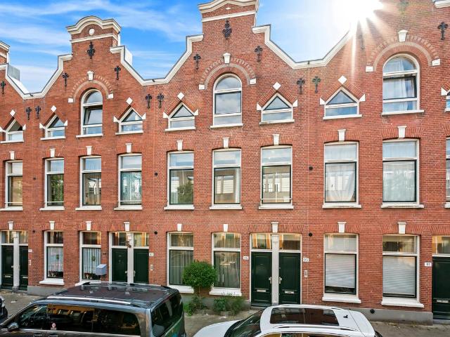 Dubbele Bovenwoning te koop in 's-gravenhage, Schilderswijk