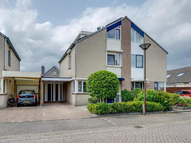 Woning te koop in Kruisstraat, Hoeven