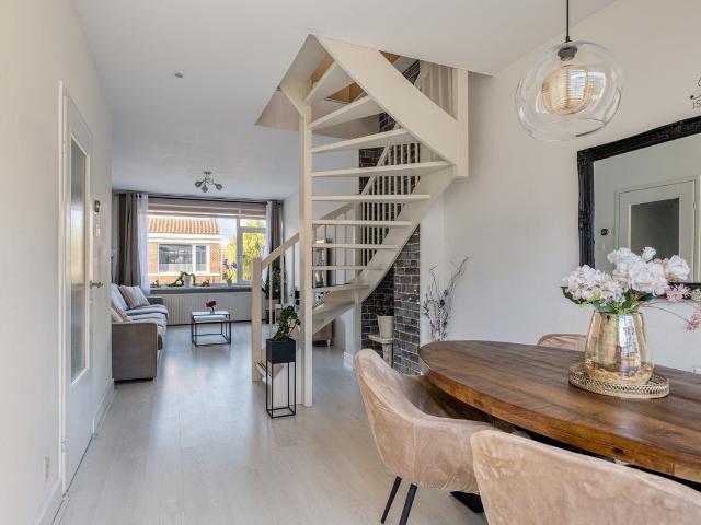 Bovenwoning te koop in Leyenburg, Den Haag