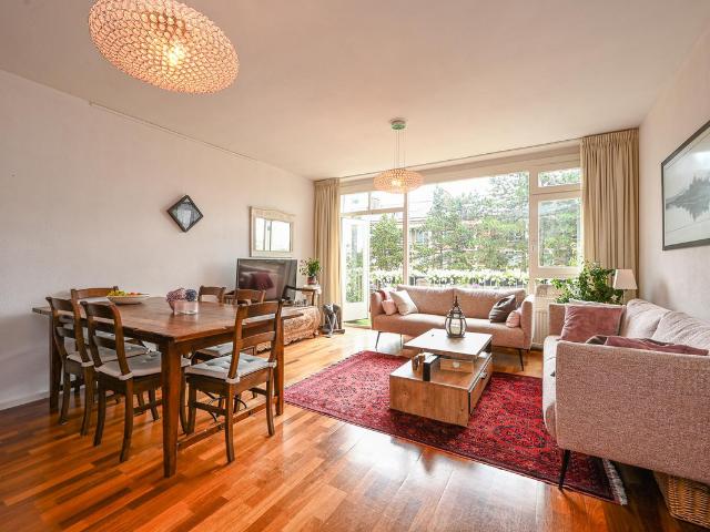 Dubbele Bovenwoning te koop in Bohemen, 's-gravenhage