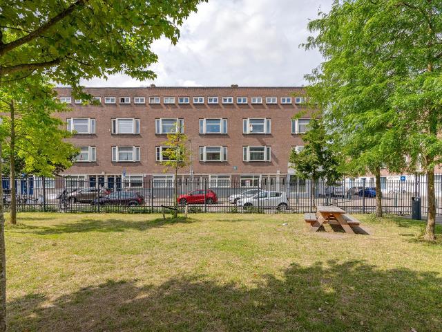 Benedenwoning te koop in Rotterdam, Tarwewijk