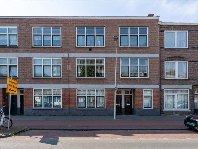 Bovenwoning te koop in Molenwijk, Den Haag