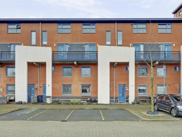 Dubbele Bovenwoning te koop in Kethel, Schiedam