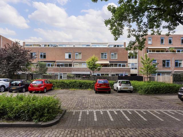 Dubbele Bovenwoning te koop in Vlaardingen, Kruidenbuurt