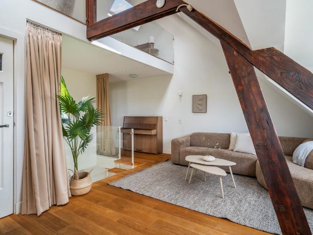 Bovenwoning te koop in Rotterdam, Nieuwe Westen
