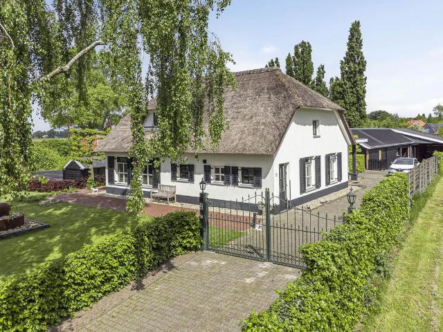 Woonboerderij te koop in Ijsselmuiden