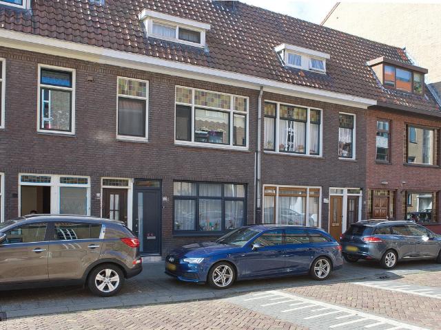 Benedenwoning te koop in Vlaardingen, Zuid Holland