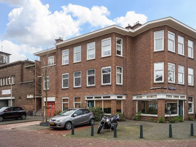 Woning te koop in Laak, Zuid Holland