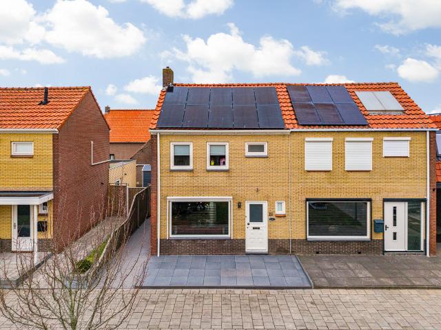 Woning te koop in Urk, Flevoland