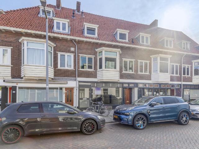 Benedenwoning te koop in Overschie, Rotterdam