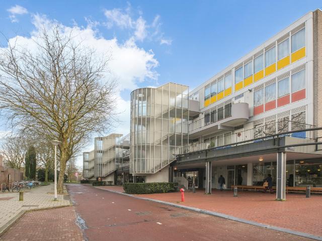 Bovenwoning te koop in Amsterdam, Holendrecht