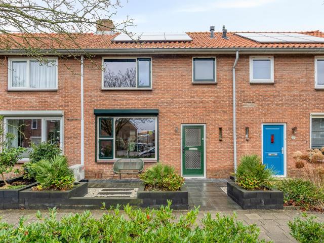 Woning te koop in Oude-tonge, Zuid Holland