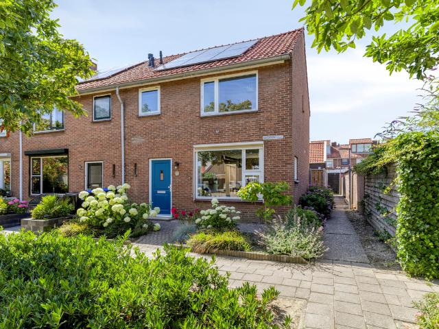 Eengezinswoning te koop in Oude-tonge, Centrum