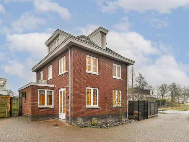 Chalet te koop in 's-Gravenland, Rotterdam