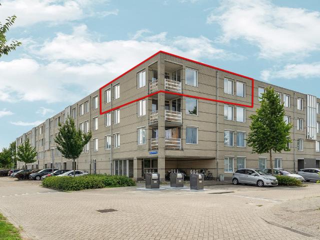 Bovenwoning te koop in Almere, Bouwmeesterbuurt