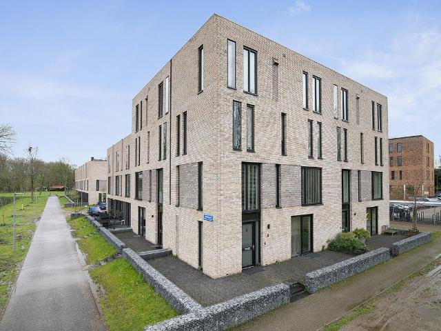 Woonboerderij te koop in Charlois, Rotterdam