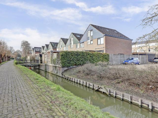 Woning te koop in Waterland, Spijkenisse