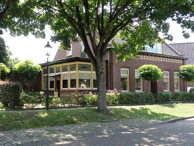 Woonboerderij te koop in Raamsdonksveer Woonboerderij te koop in Raamsdonksveer