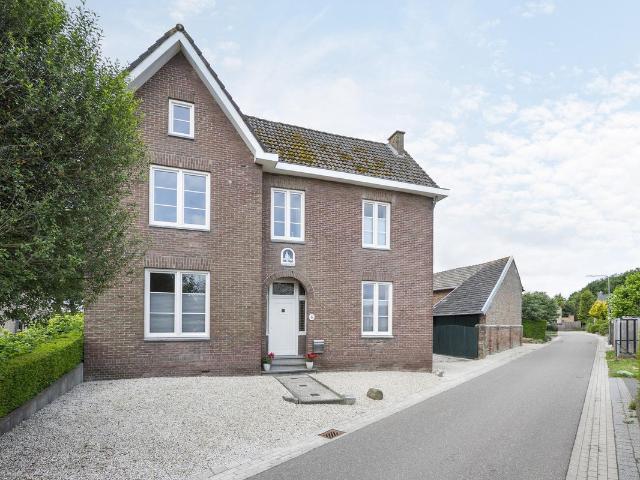 Woonboerderij te koop in Scheulder