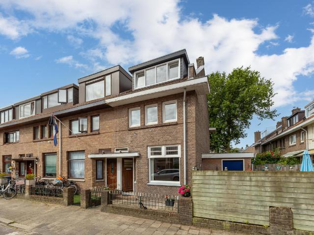Eengezinswoning te koop in 's-gravenhage, Spoorwijk